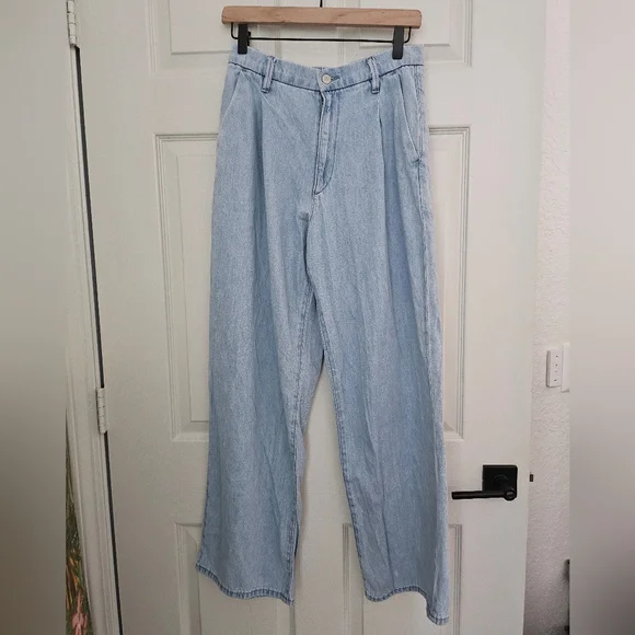Uniqlo Drapey Pleated Denim Pants - Picture 2 of 5